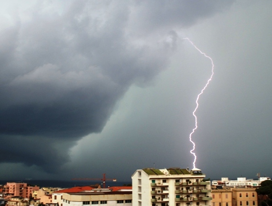 Allerta meteo, paura a Barcellona: scuole e uffici pubblici chiusi oggi