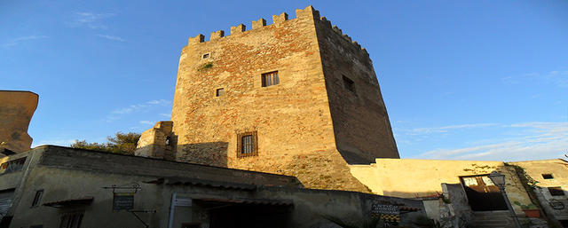 castello brolo torre medievale