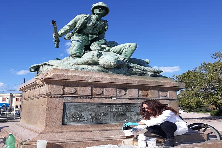 Monumento Alla Batteria Masotto Cancellata La Scritta Offensiva 