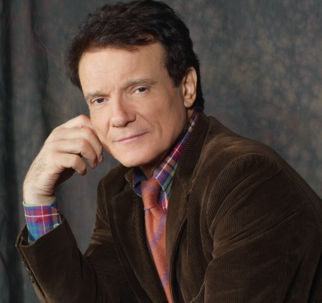 La voce intramontabile di Massimo Ranieri all'Arena Capo Peloro