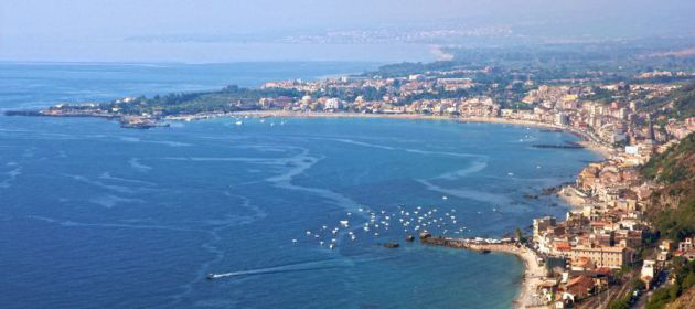 Quella notte a Taormina quando Lucio Dalla cantò per la prima volta "Caruso"