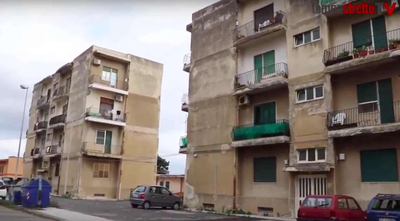 Villaggio Unrra, due palazzi pericolosi mettono a rischio dieci