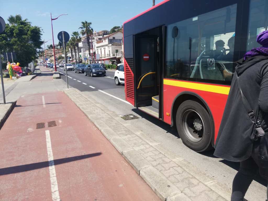 Messina. Autobus e Pista ciclabile
