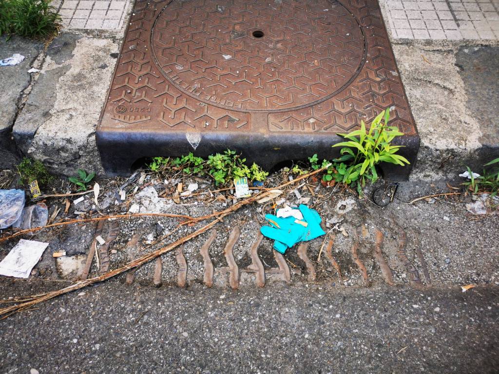 A Messina i tombini otturati sono un pericolo