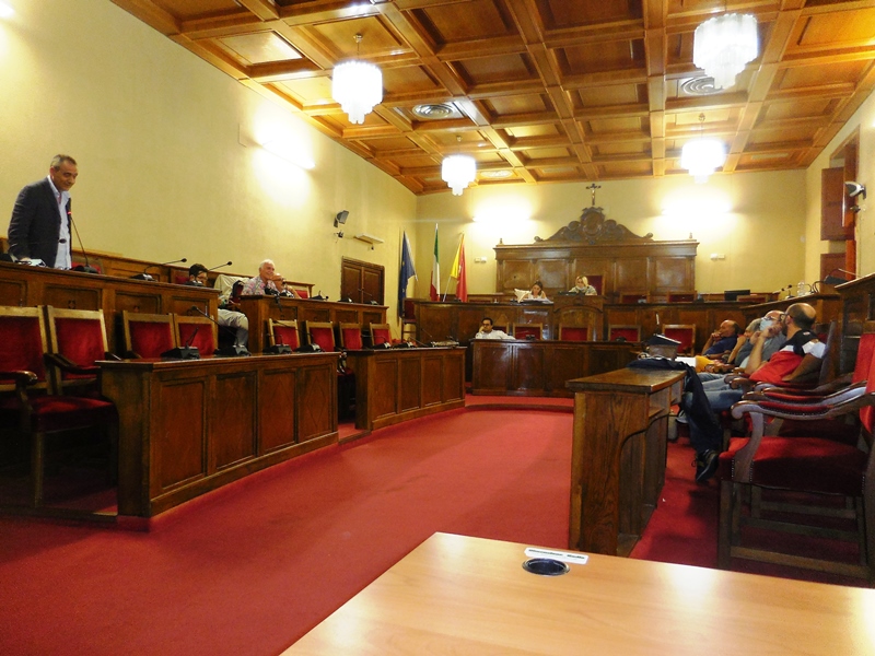 Milazzo ultimo consiglio comunale giunta formica
