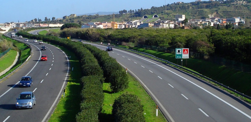 A18 Messina Catania Al Via Da Oggi Lavori Su Sottopassi E Muri Di 