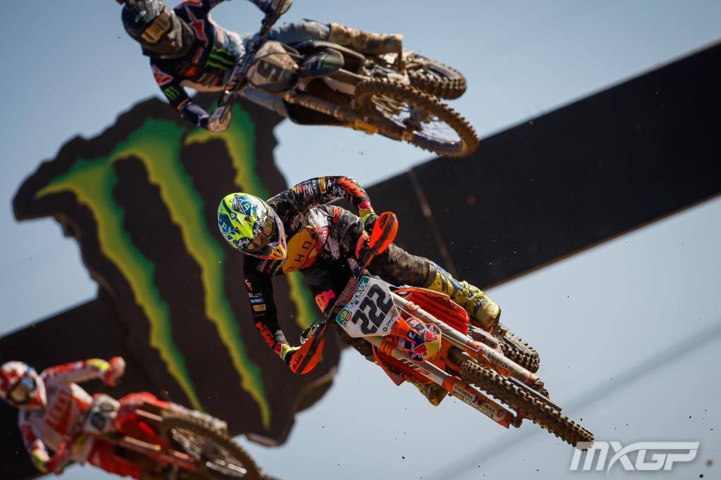 Tony Cairoli in azione durante il Gran Premio del Trentino