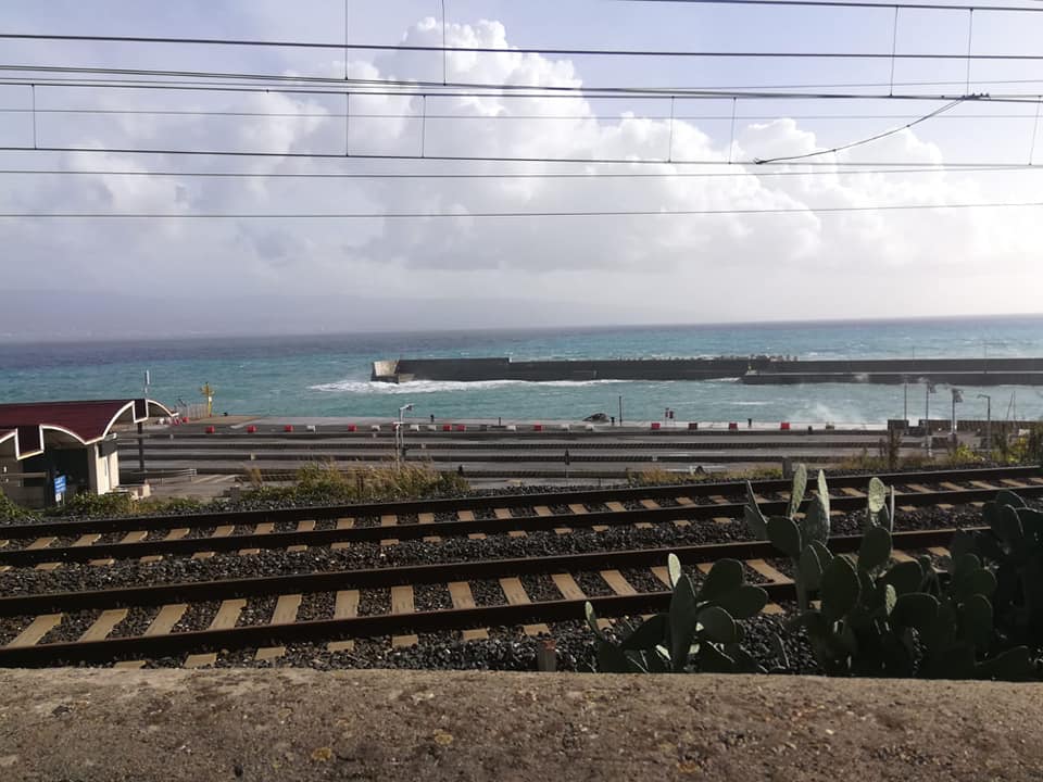 Messina Dopo La Sciroccata Di Sabato Riapre Il Porto Di Tremestieri 