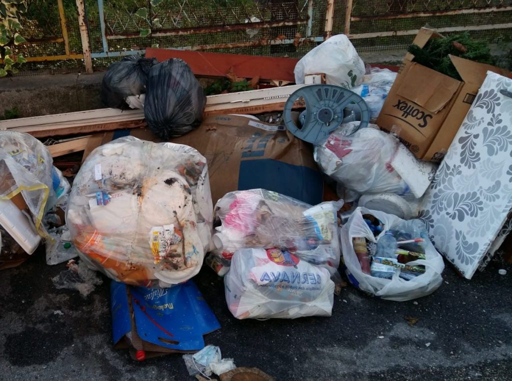 Messina. Dopo le feste di Natale microdiscariche dappertutto.