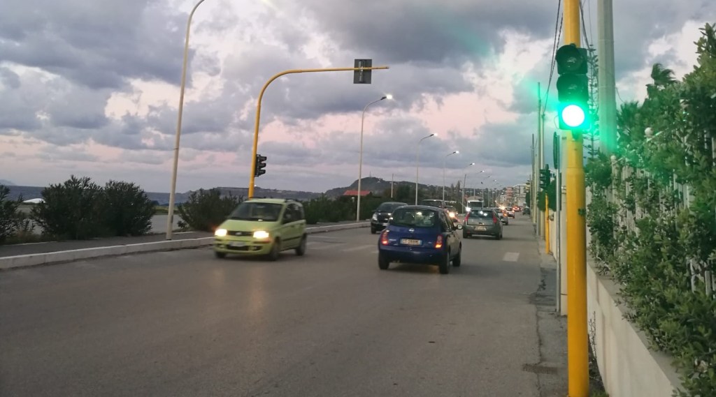 Milazzo semaforo via turati