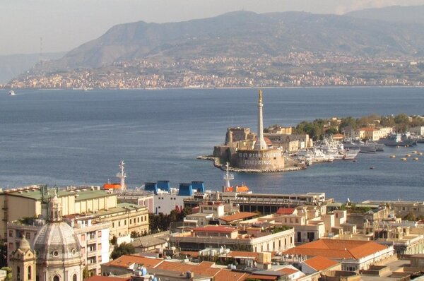 Panorama di Messina con Madonnina