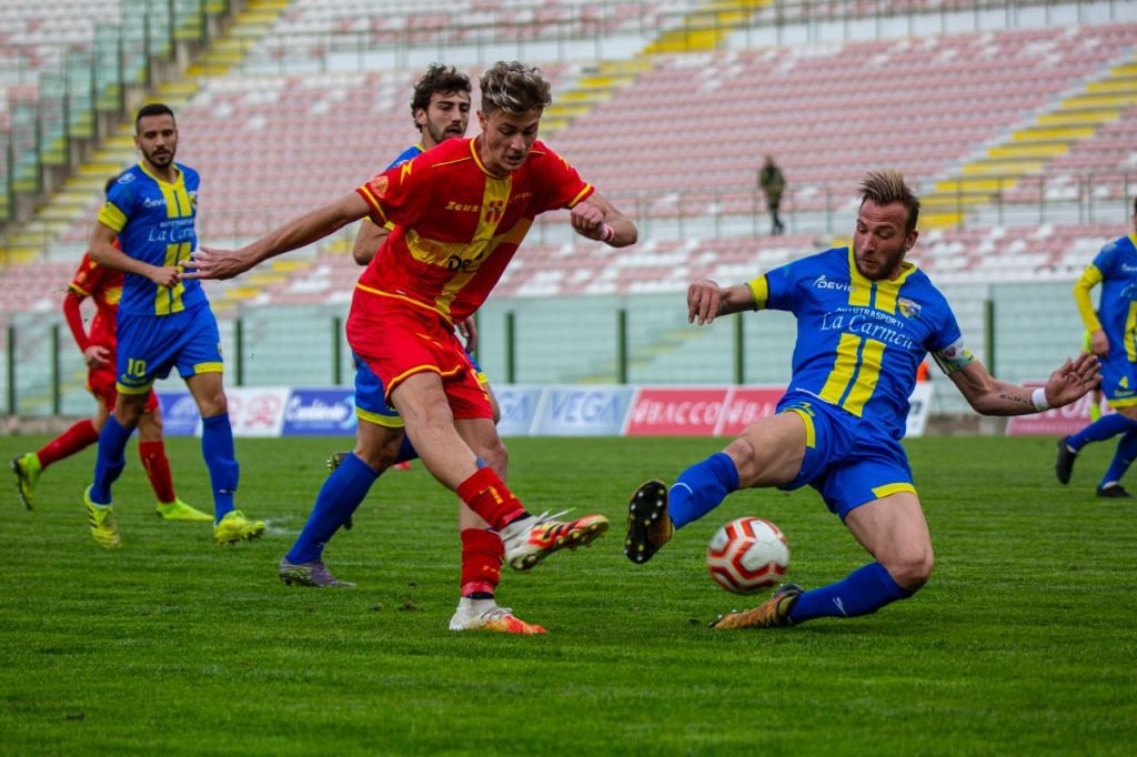 Un primo tempo combattuto tra Fc Messina e Licata