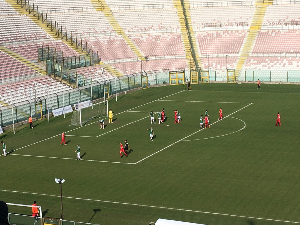 Una fase del match di Serie D tra Acr Messina e Rotonda