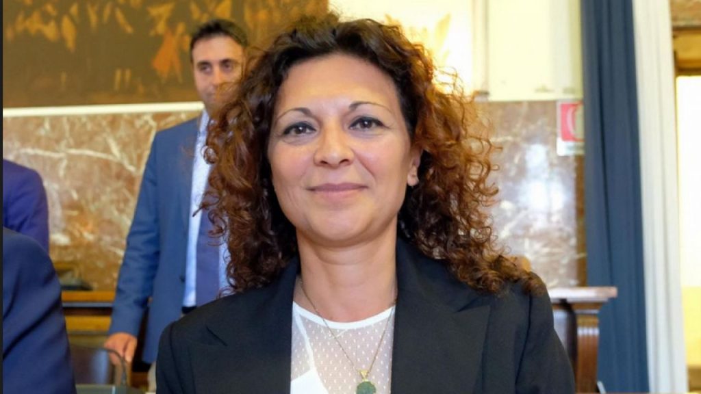 Cristina Cannistrà M5S Messina "Lo stop al reddito di cittadinanza crea un'emergenza sociale, intervenga il sindaco"
