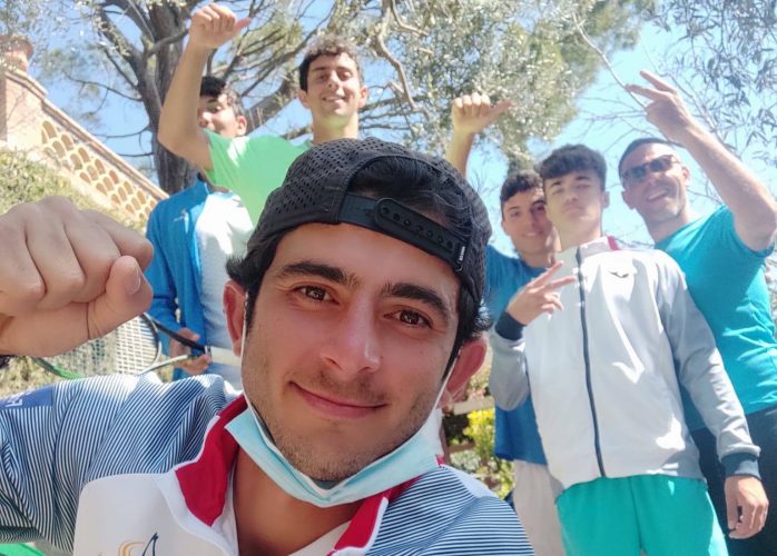 I ragazzi del Tennis Vela festeggiano la seconda vittoria nel girone arrivata contro Taormina