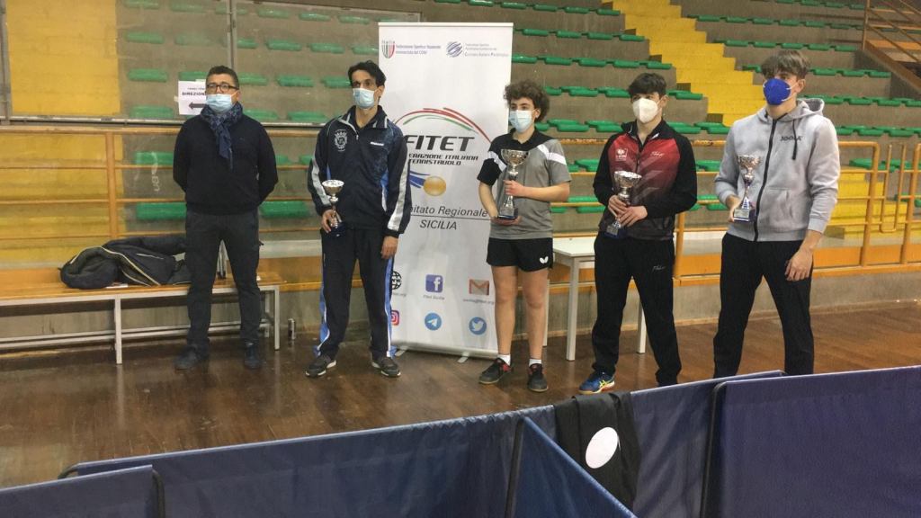 Premiazione categoria giovanissimi torneo regionale tennistavolo