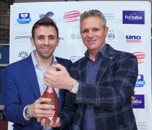 A sinistra Giuseppe Quartuccio, a destra Giorgio, nuovo presidente della Top Spin Messina