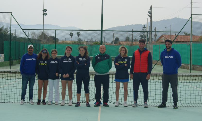 La squadra al completo di tennis del Circoletto dei Laghi che ha sconfitto il Kalaja di Palermo