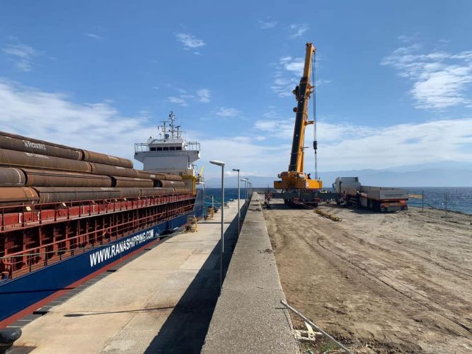 Messina Ecco 172 Tubi Di Acciaio Per Il Nuovo Porto Di Tremestieri 