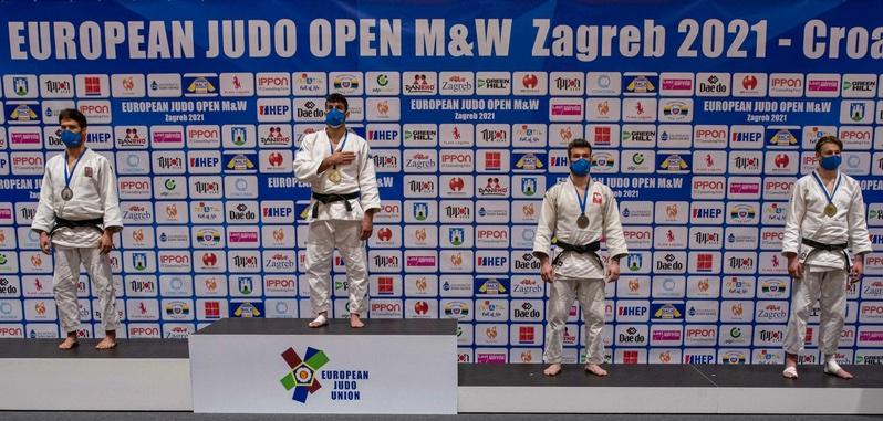 Lorenzo Rigano sul gradino più alto all'European Open Judo di Zagabria