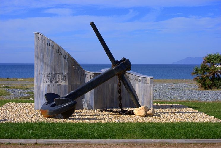 monumento pasquale simone neri fonte wikipedia