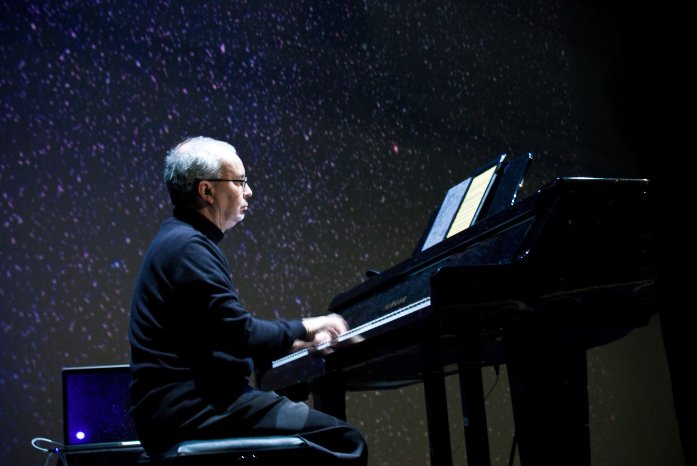 Cosmic concert, spettacolo del pianista Giovanni Renzo