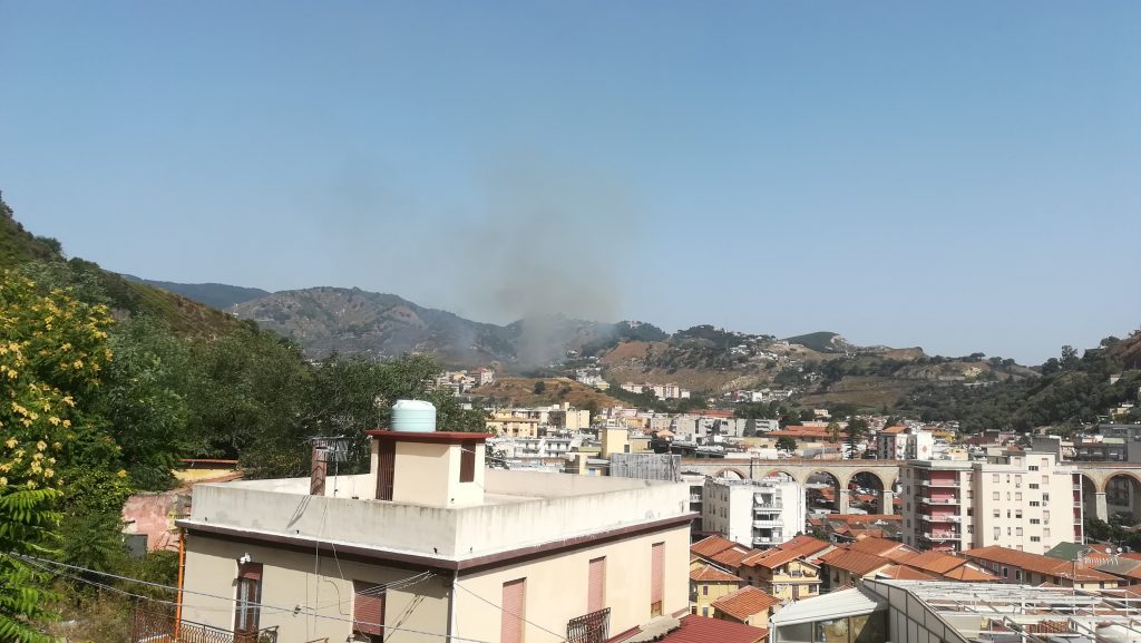 Incendio Messina  Camaro 300721