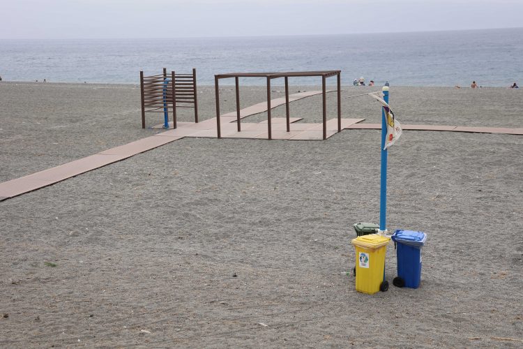 Tenda Da Doccia Con Margherite Floreali, Farfalle Blu E Fiori Bianchi - Foto 4
