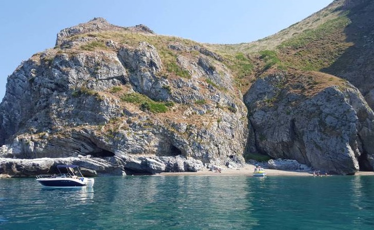 Escursione via mare tra le Grotte di Mongiove e Marinello