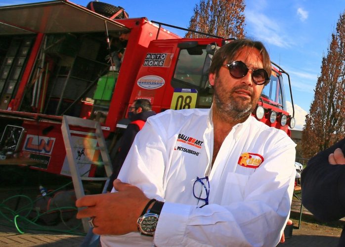 Antonio Ricciari sarà ai nastri di partenza della Dakar Classic a gennaio prossimo. Il pilota messinese è il primo siciliano di sempre alla grande competizione mondiale di Rally Raid