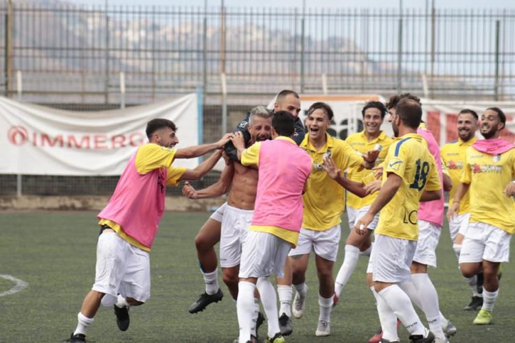 Città di Taormina-Siracusa 1-0 - L'esultanza di Alessio Emanuele esordio calcio eccellenza