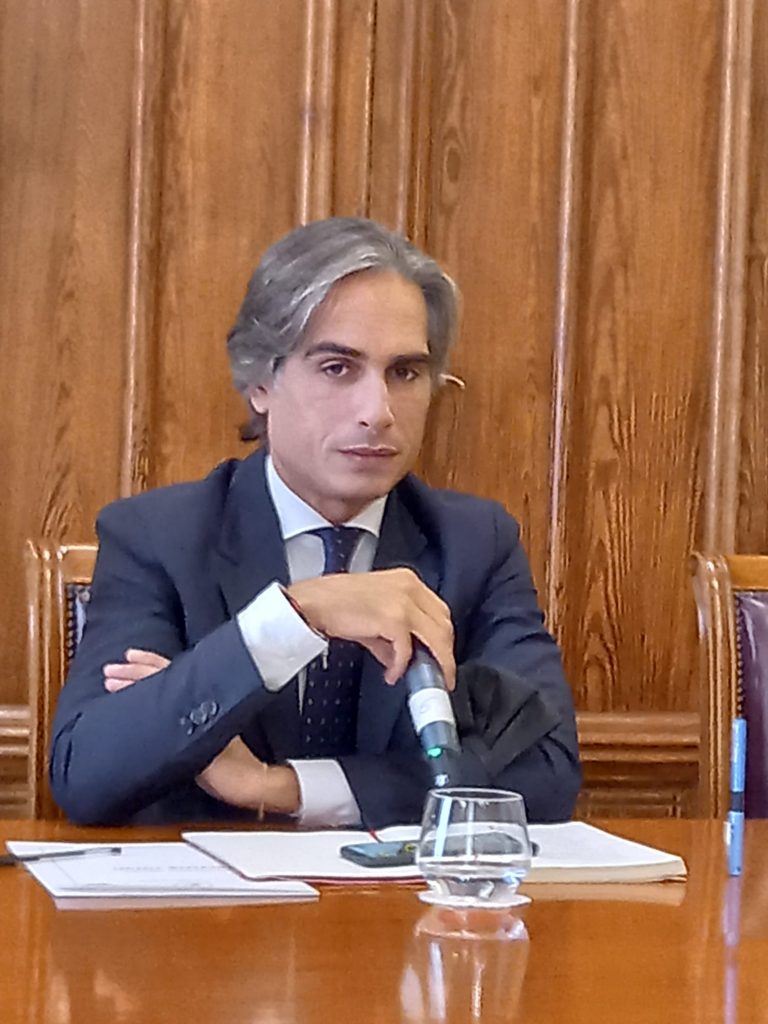 Giuseppe Falcomatà durante
la conferenza stampa sui rifiuti del 13.10.2021