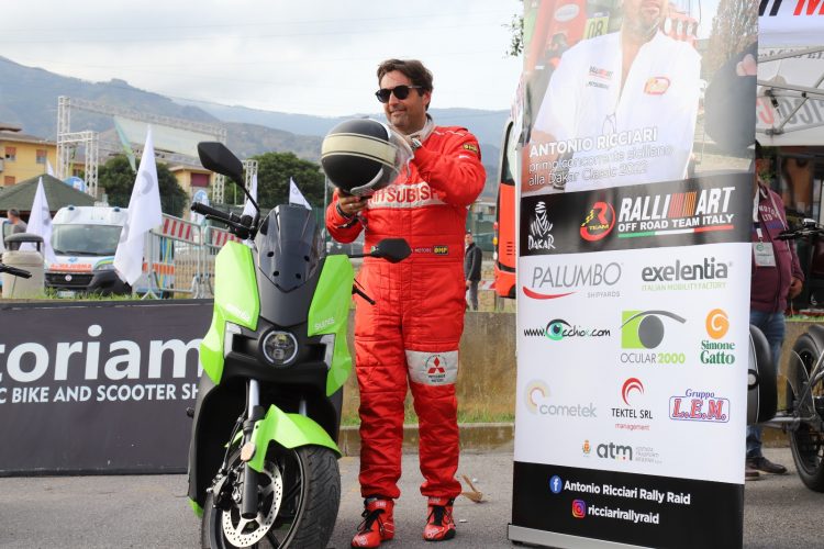 Antonio Ricciari all'Emotorshow di Messina, sarà il primo siciliano a correre la Dakar Classic