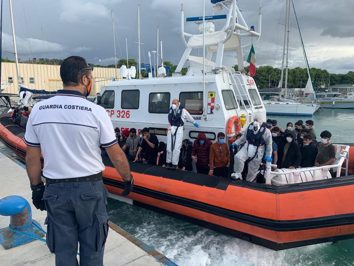 Sbarco di migranti Roccella Jonica 8.10.2021