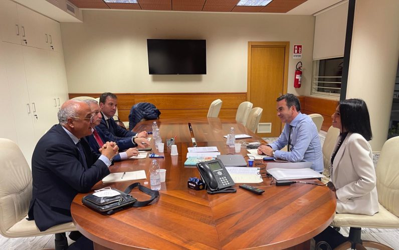 Roberto Occhiuto incontra la Triplice sindacale (16.11.2021)