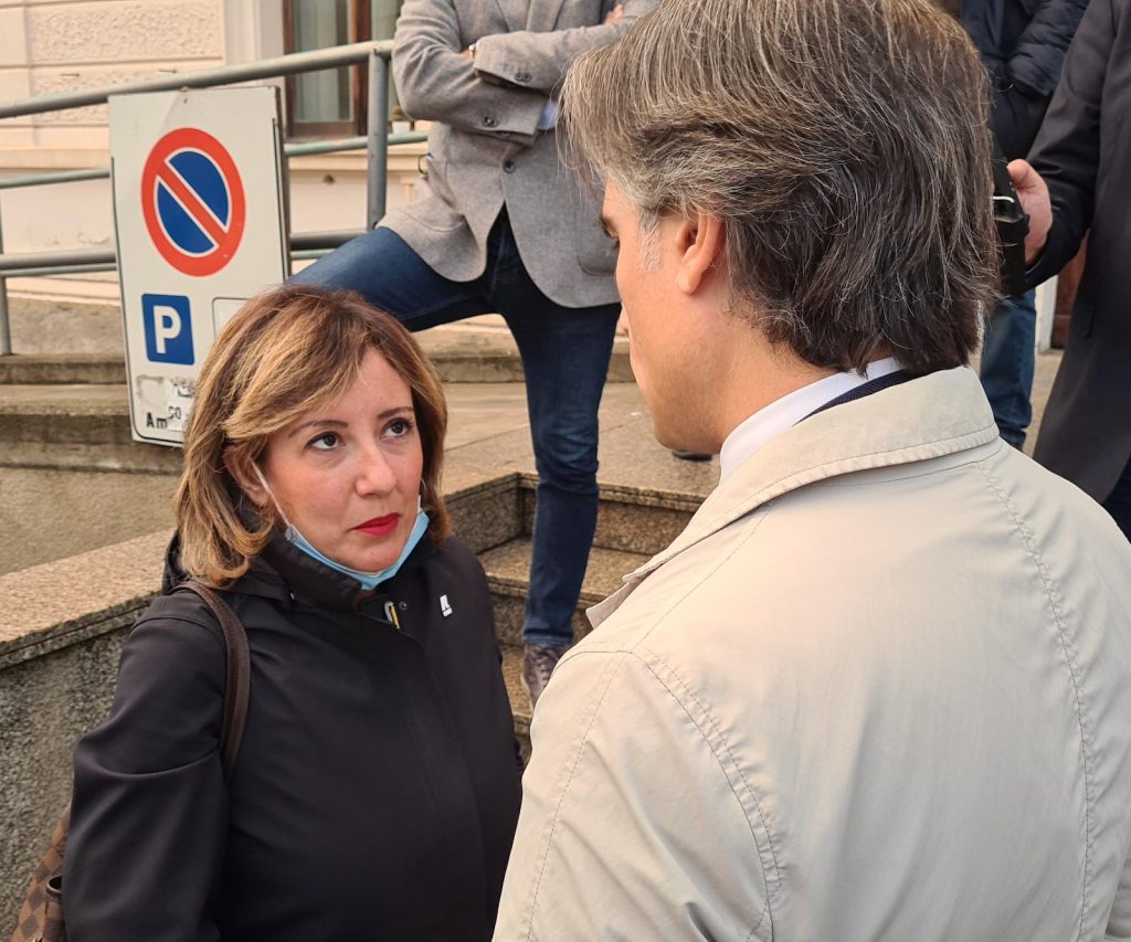 Giuseppe Falcomatà nel sit-in di vicinanza al sindaco di Siderno Mariateresa Fragomeni 
