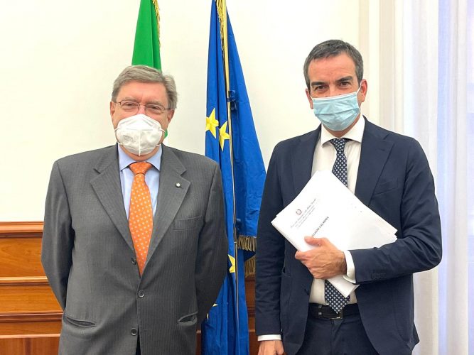 da sx: il ministro alle Infrastrutture Enrico Giovannini e il presidente della Regione Calabria Roberto Occhiuto (25.11.2021)