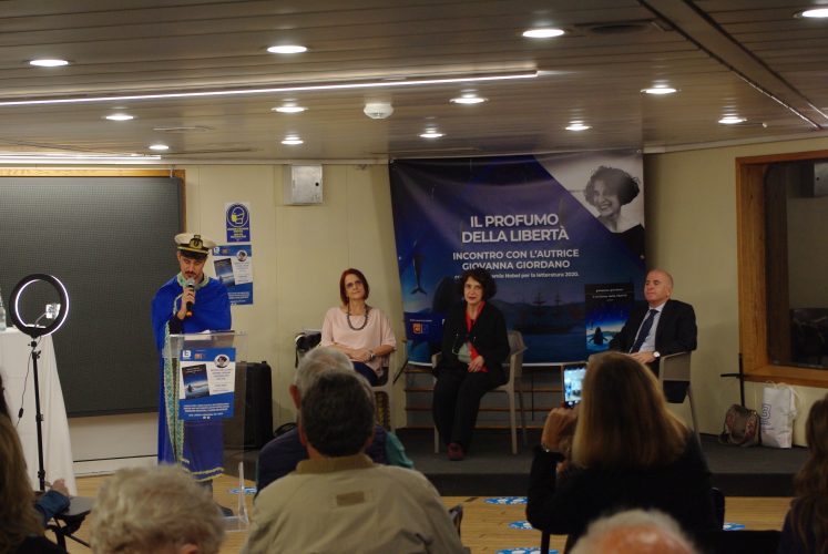 venerdì 5 novembre a bordo della nave Telepass Giovanna Giordano ha presentato il suo ultimo romanzo dal titolo "Il profumo della libertà"