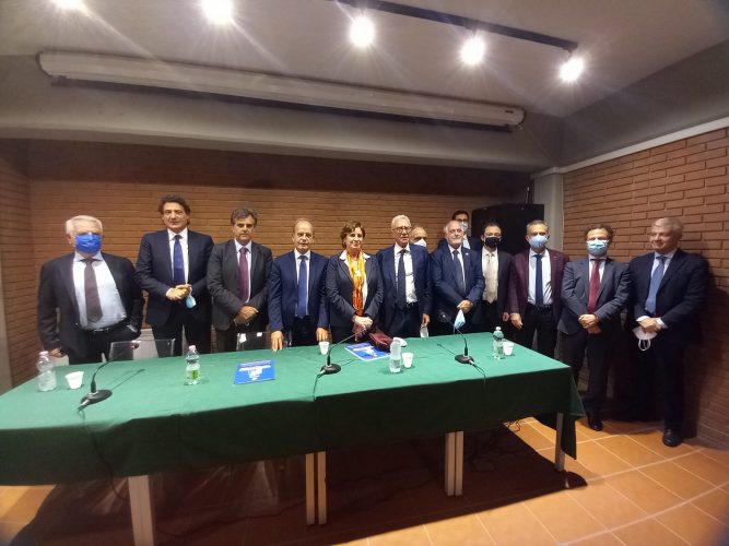 Il ministro per Università e Ricerca Maria Cristina Messa a Reggio Calabria insieme a vari rettori del Sud