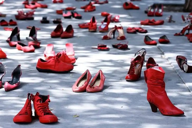 scarpe rosse giornata contro violenza sulle donne
