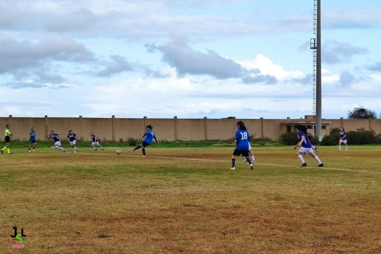 Fase di gioco tra le ragazze della Junior Sport Lab e le avversarie del Marsala