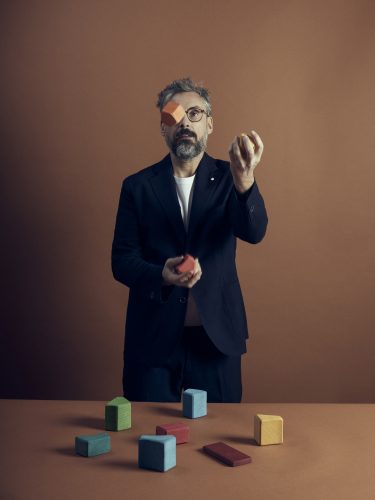 Dario Brunori, pubblicato il nuovo lavoro "Cheap" (11.1.2022)