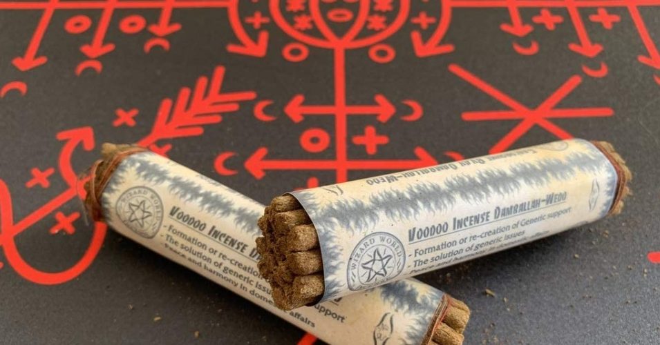 Elementi di riti voodoo