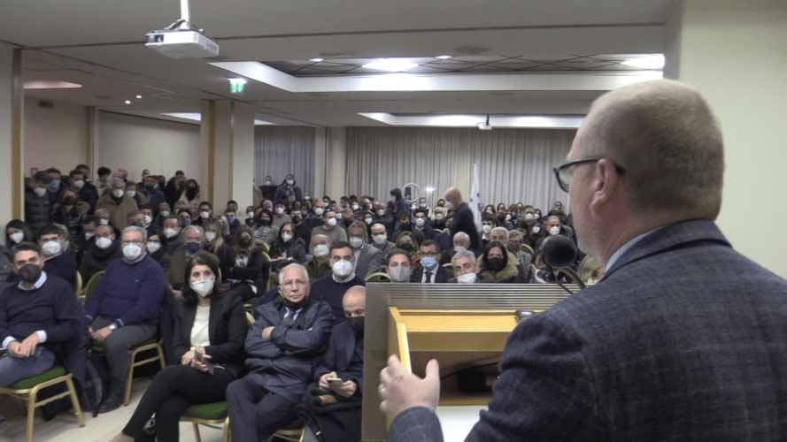 Un momento dell'incontro con Carlo Calenda a Reggio (10.3.2022)