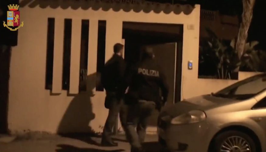 falsi permessi di soggiorno arresti barcellona