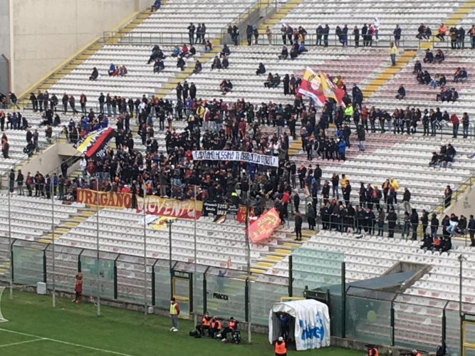 tifosi dell'acr messina in curva sud
