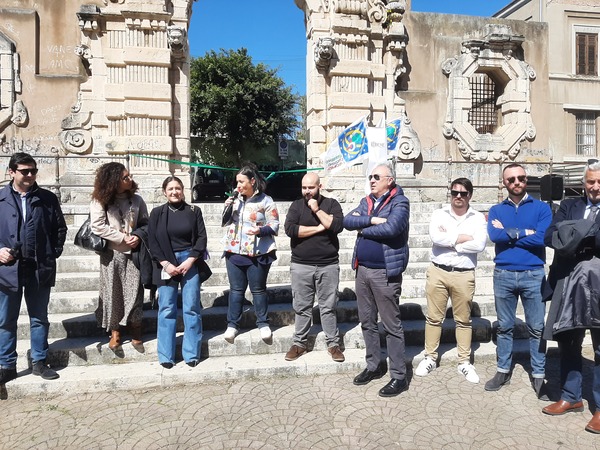 Progetto "Adottiamo piazza Casa Pia"