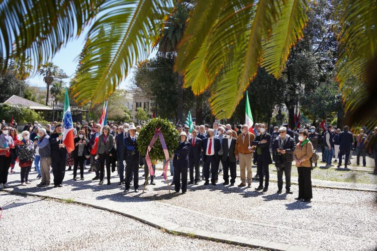 Reggio. Nella Villa Comunale si è celebrata la cerimonia del 25 aprile ...