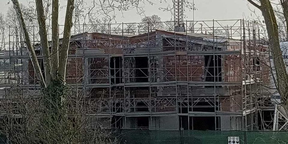 Impresa edile al lavoro