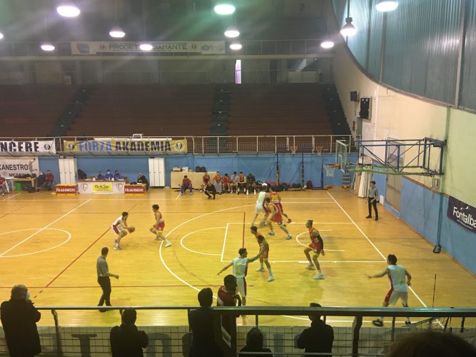 partita di basket al palatracuzzi